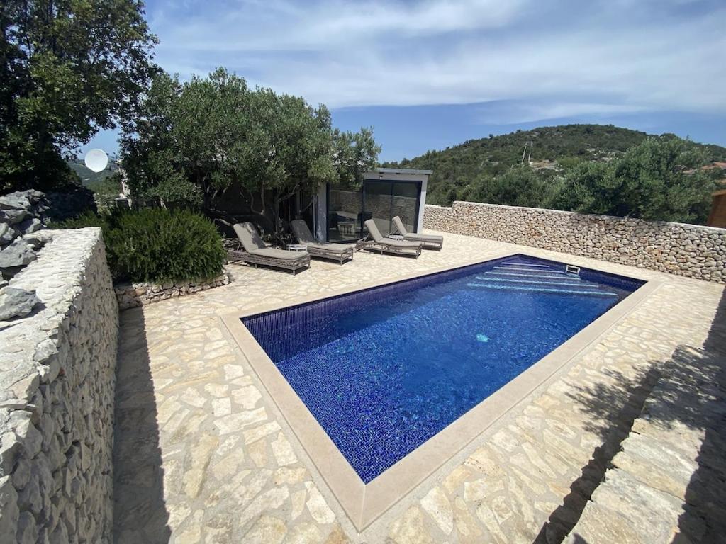Private Cottage In Olive Grove With Heated Pool Vinišće Zewnętrze zdjęcie