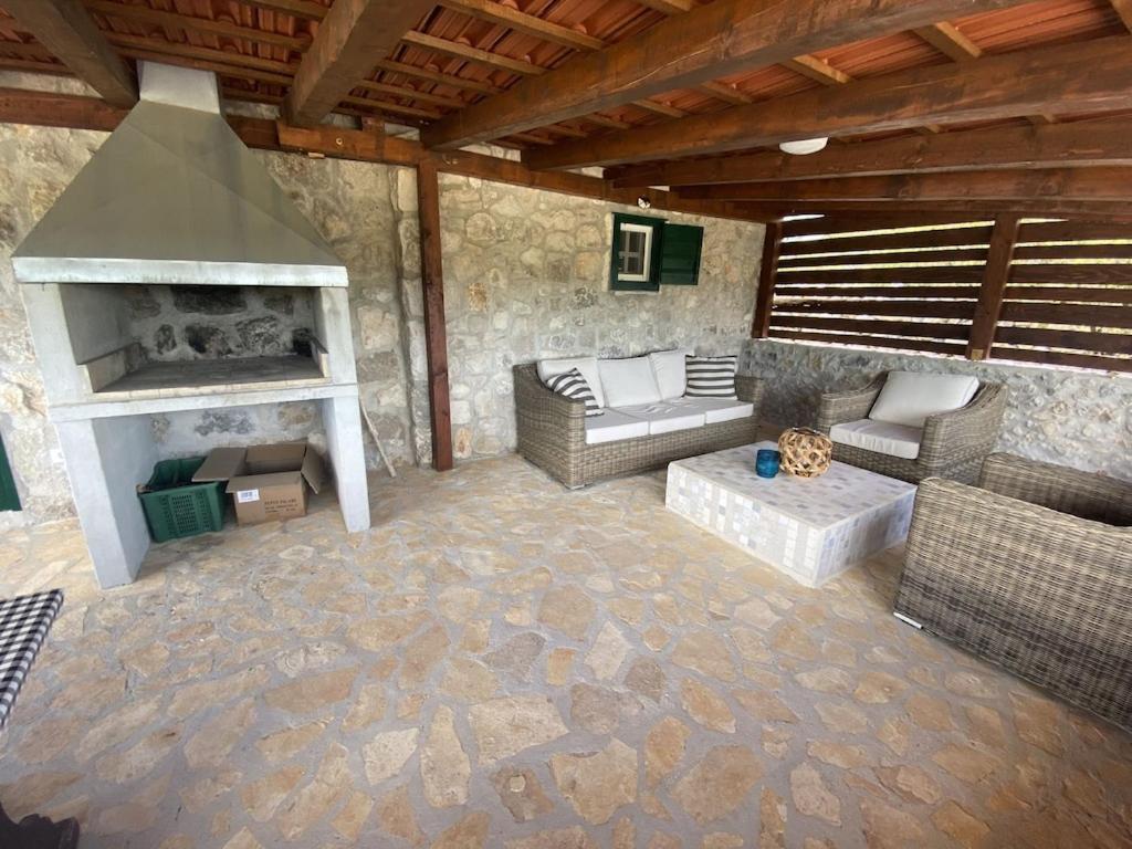 Private Cottage In Olive Grove With Heated Pool Vinišće Zewnętrze zdjęcie